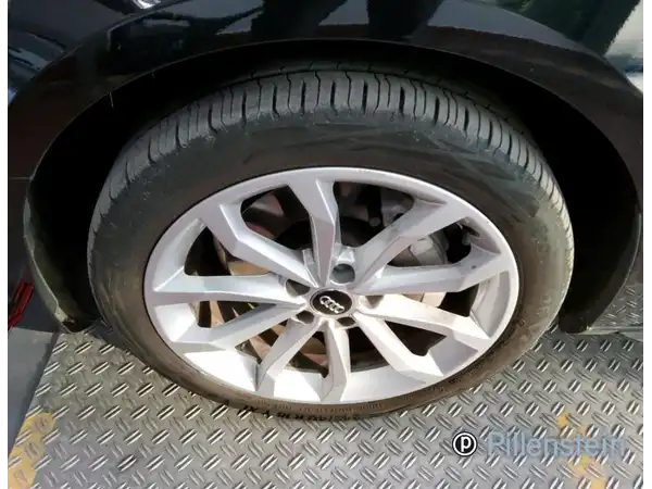 AUDI A4 LIMOUSINE (5/8)