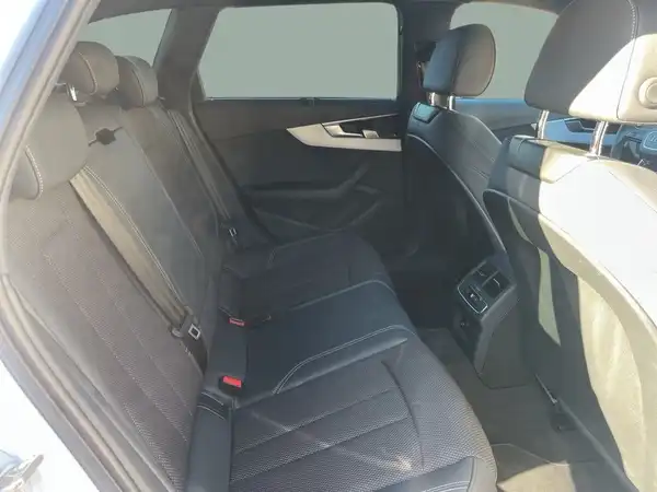 AUDI A4 AVANT (18/25)