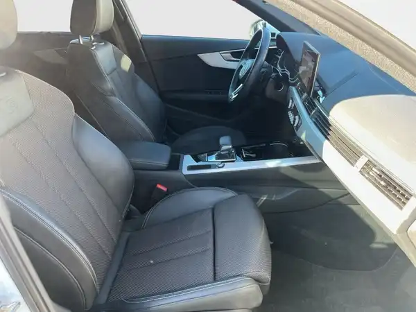 AUDI A4 AVANT (20/25)