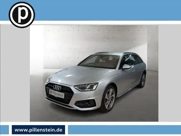 Das Bild zeigt einen silbernen Audi A4 Avant von der Seite. Es enthält das Händlerlogo von Pillenstein und hat markante Texteinblendungen.