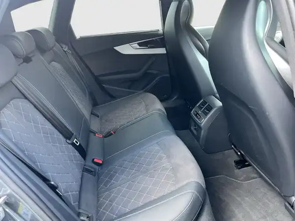 AUDI S4 AVANT (19/24)