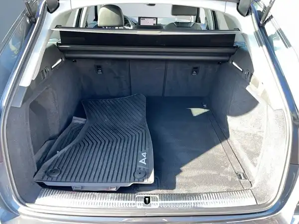 AUDI A4 AVANT (16/19)