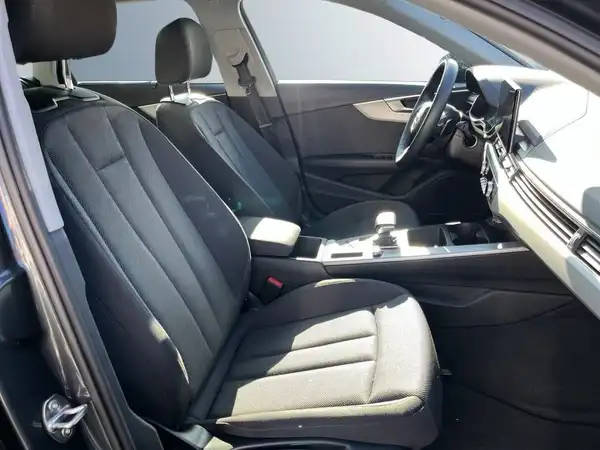 AUDI A4 AVANT (17/19)