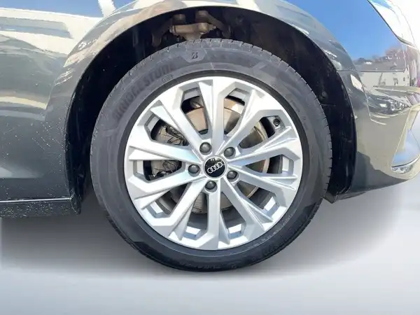 AUDI A4 AVANT (10/19)