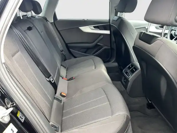 AUDI A4 AVANT (16/28)