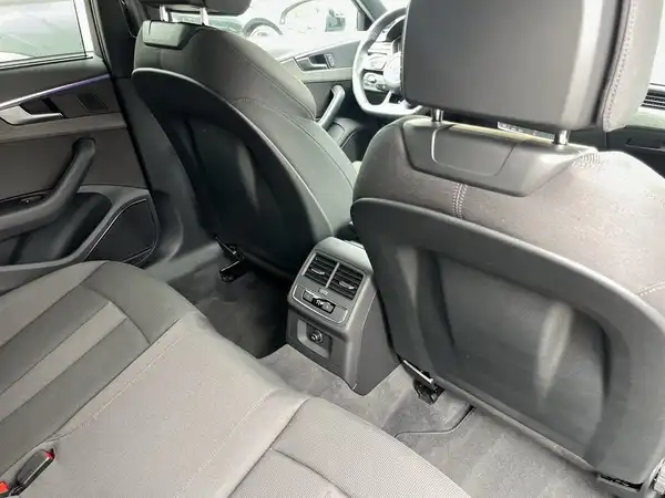 AUDI A4 AVANT (18/22)
