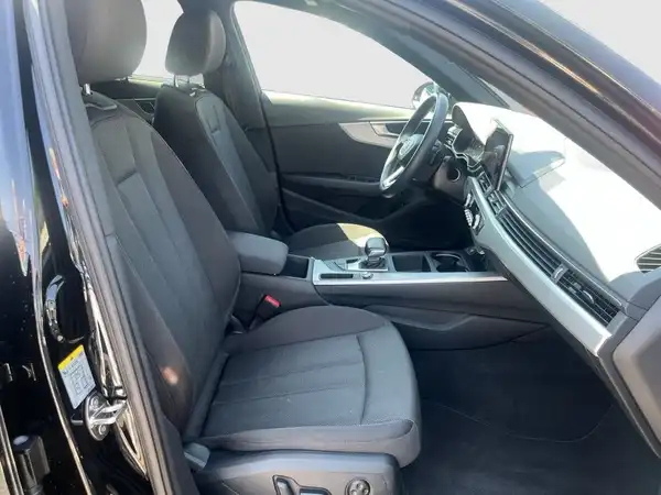 AUDI A4 AVANT (18/23)