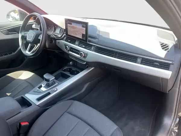 AUDI A4 AVANT (19/23)