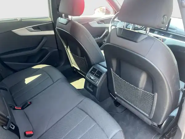 AUDI A4 AVANT (20/23)