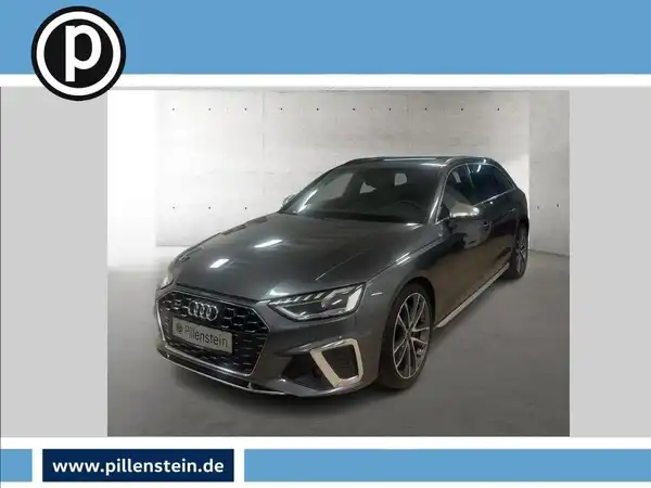 Das Bild zeigt einen grauen AUDI S4 AVANT von der Seite. Es ist ein Fahrzeugbild mit einem Händlernlogo und markanten Texteinblendungen.