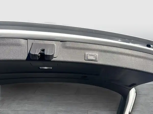 AUDI S6 AVANT (16/23)