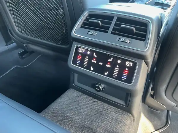 AUDI S6 AVANT (20/23)