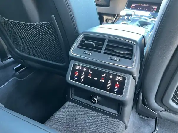 AUDI A6 AVANT (20/24)