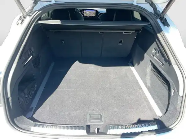 AUDI A6 AVANT (15/23)