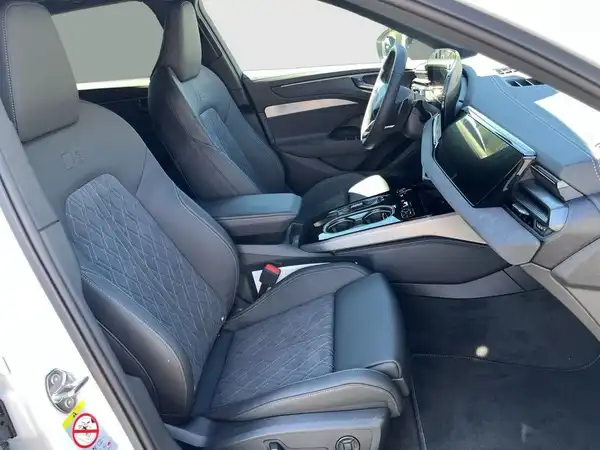 AUDI A6 AVANT (18/23)