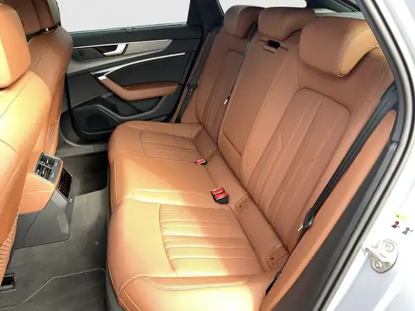 AUDI A6 AVANT (15/19)