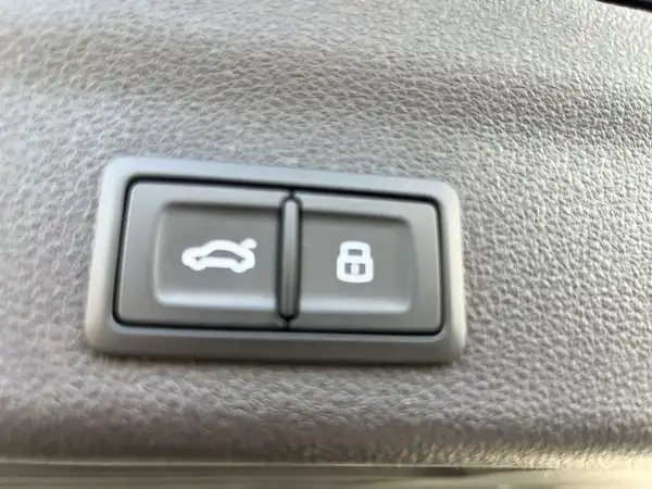 AUDI A6 AVANT (16/23)
