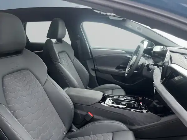 AUDI A6 AVANT E-TRON (16/21)