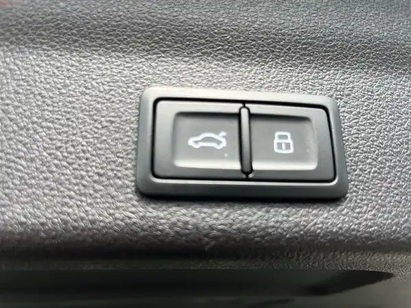 AUDI A6 AVANT (16/22)