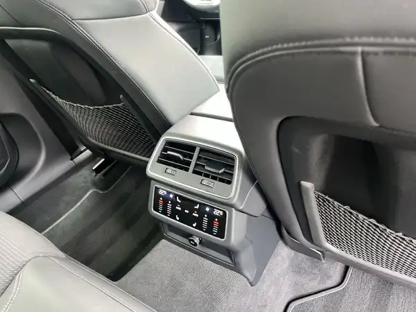AUDI A6 AVANT (20/24)