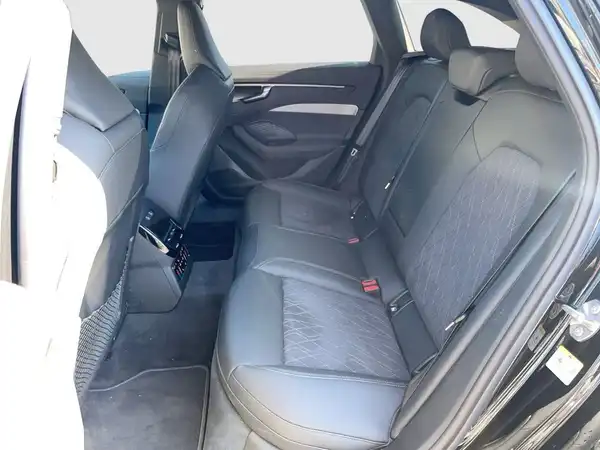 AUDI A6 AVANT (14/22)