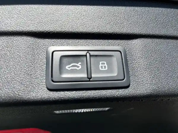 AUDI A6 AVANT (16/22)