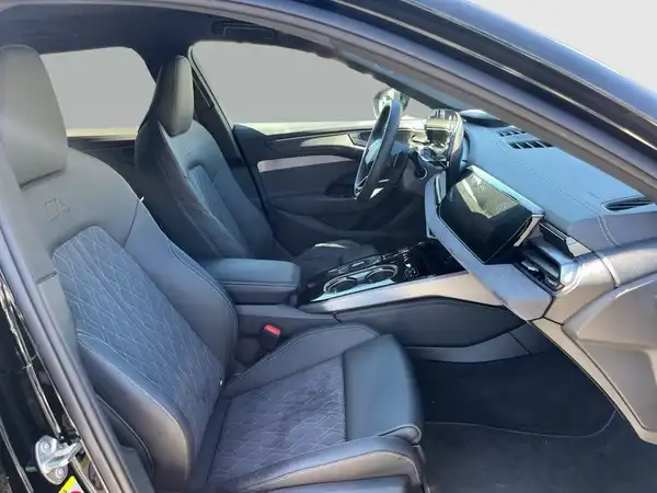 AUDI A6 AVANT (17/22)