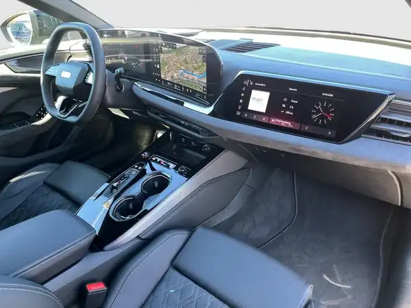 AUDI A6 AVANT (18/22)