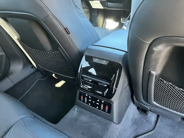 AUDI A6 AVANT (19/22)