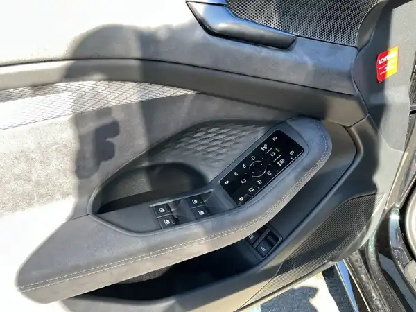 AUDI A6 AVANT (20/22)