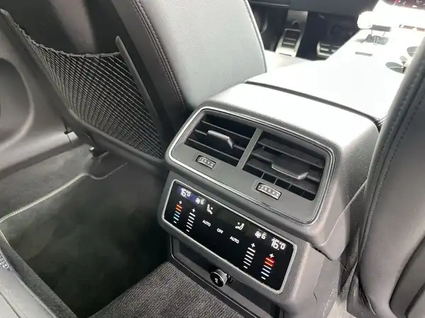 AUDI A6 AVANT (19/24)