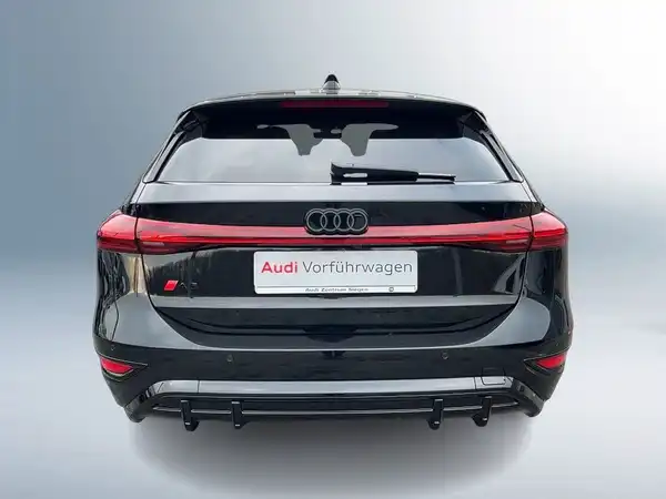 AUDI A6 AVANT E-TRON (4/17)