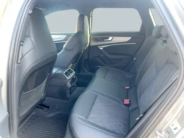 AUDI S6 AVANT (14/21)