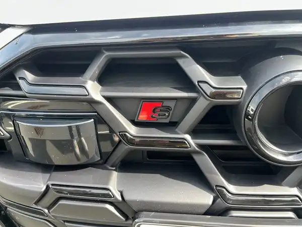 AUDI S6 LIMOUSINE (18/21)