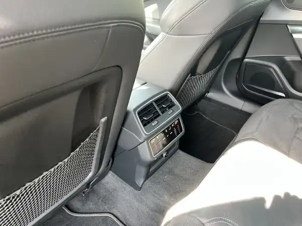 AUDI S6 LIMOUSINE (20/21)