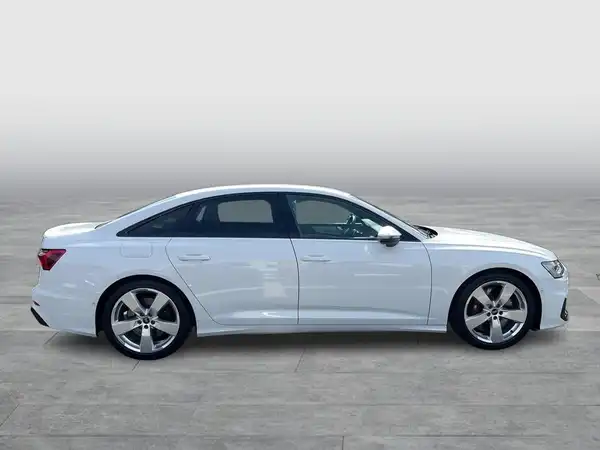 AUDI S6 LIMOUSINE (6/21)