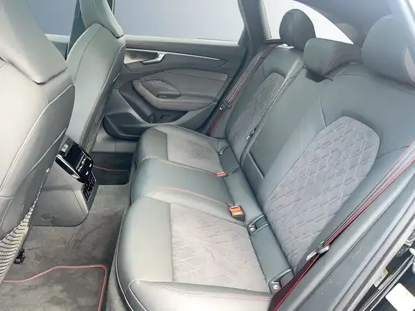 AUDI A6 AVANT (13/17)
