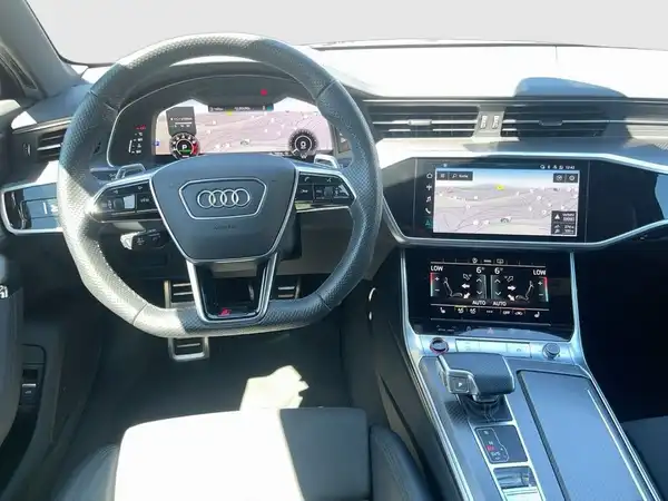 AUDI RS6 AVANT (14/24)