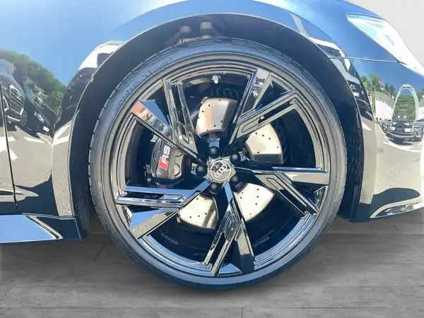 AUDI RS6 AVANT (10/24)