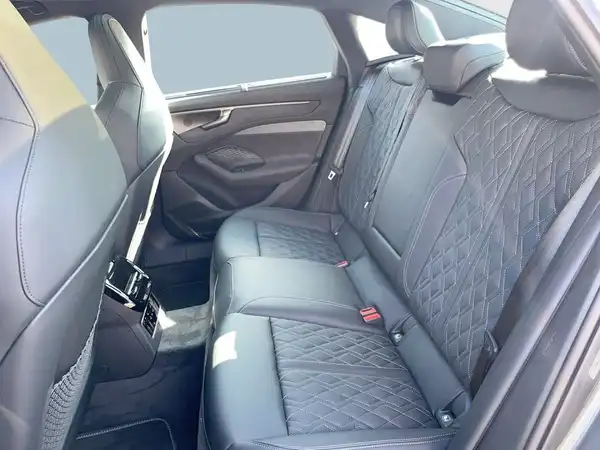 AUDI A6 LIMOUSINE (14/19)