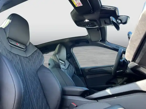 AUDI A6 LIMOUSINE (16/19)