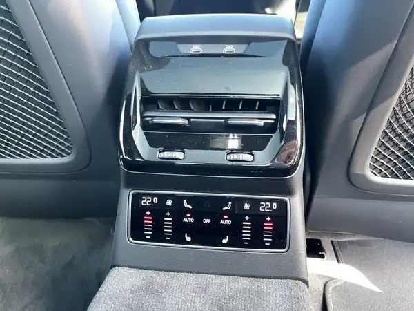 AUDI A6 LIMOUSINE (17/19)