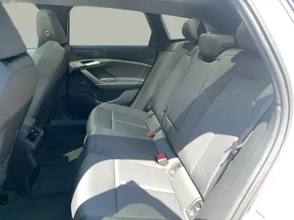 AUDI A6 AVANT E-TRON (14/22)
