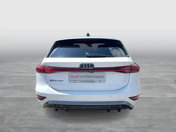 AUDI A6 AVANT E-TRON (4/22)
