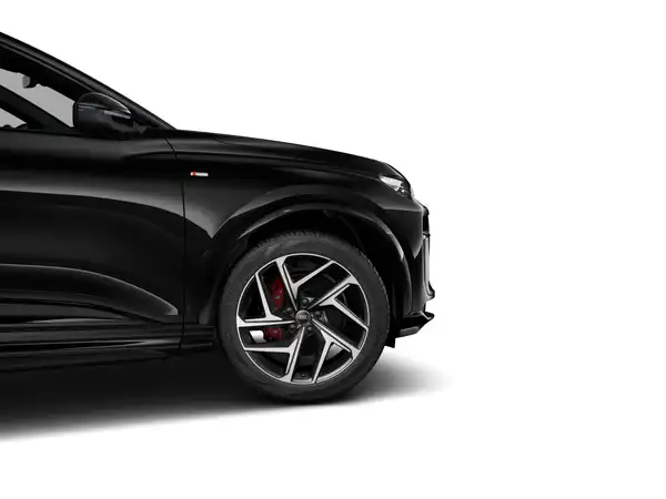 AUDI E-TRON (2/10)
