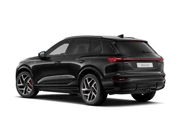 AUDI E-TRON (3/10)
