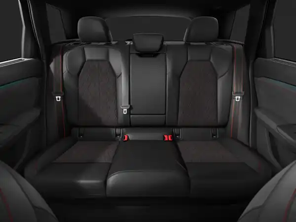 AUDI E-TRON (9/10)