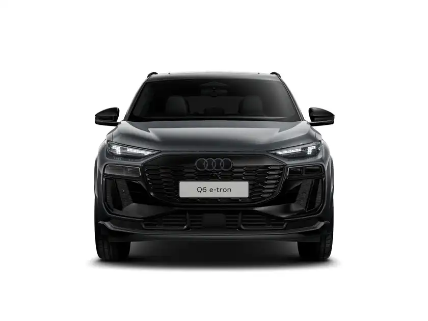 Das Bild zeigt einen schwarzen Audi Q6 e-tron aus der Frontansicht.