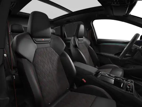 AUDI E-TRON (8/10)