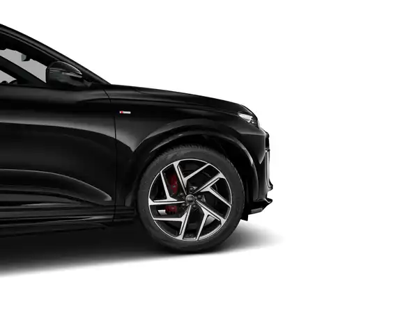 AUDI E-TRON (2/9)